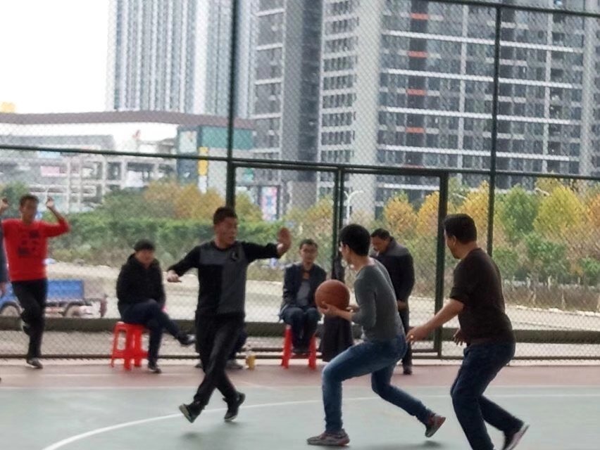 青年之声·挥洒汗水燃烧激情